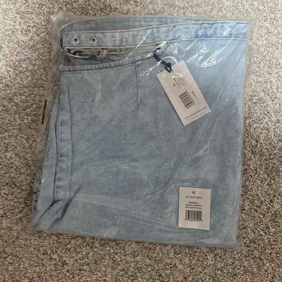 NWT WeWoreWhat Denim Cut Out Mini Skirt - Picture 9 of 12